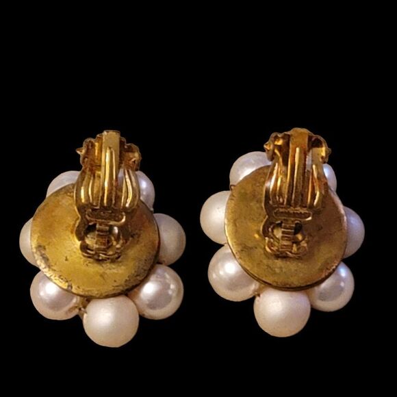 💍Faux Pearl Center Stone Clip Earrings - Picture 2 of 6